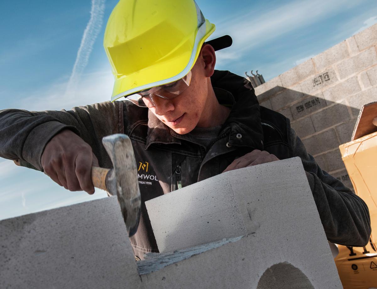 "Fiers d'être maçons" : une campagne nationale pour former et recruter des maçons